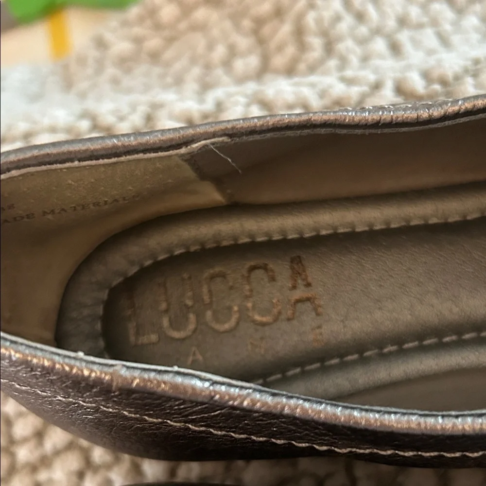Chic Metallic Leather Women's Loafers - Picture 2 of 11
